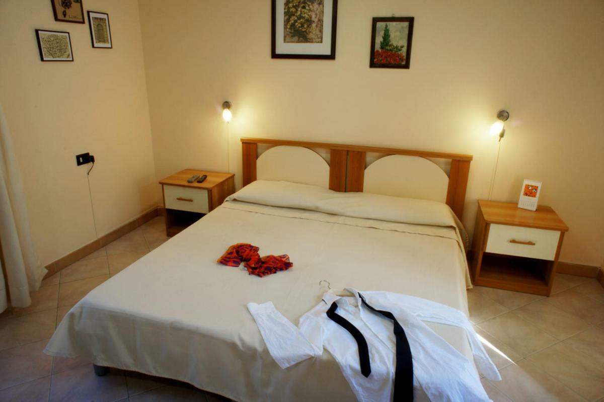 Bed And Breakfast L'Annunziata Sulmona Room photo